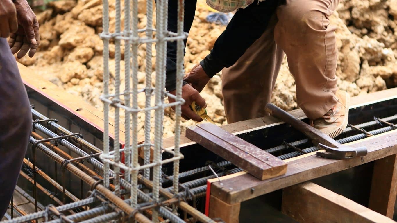 Jasa Bangun Rumah: Memilih Jenis Fondasi Terbaik untuk Rumah Anda – Panduan Jasa Bangun Rumah Sesuai Kondisi Tanah 2025 Kontraktor-Rumah