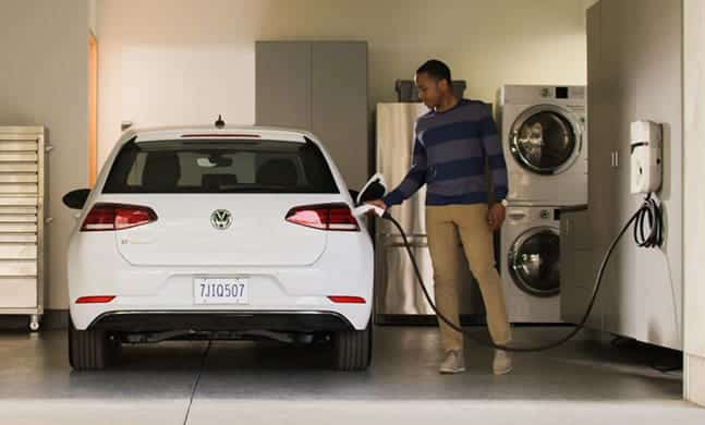 Jasa Bangun Rumah: 3 Elemen Kunci Merancang Smart Garage dengan Charging Station Terintegrasi Jasa Bangun Rumah