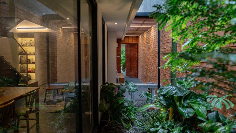 5 Tips Bikin Rumah Adem Tanpa Harus Pasang AC Rumah Adem