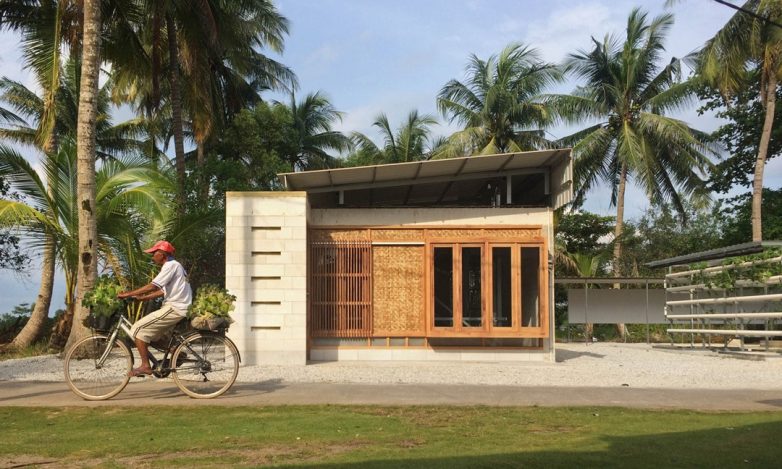 Lantai-Pertama-ArchDaily-Architect-by-Urban-Rural-Systems Rumah Tumbuh